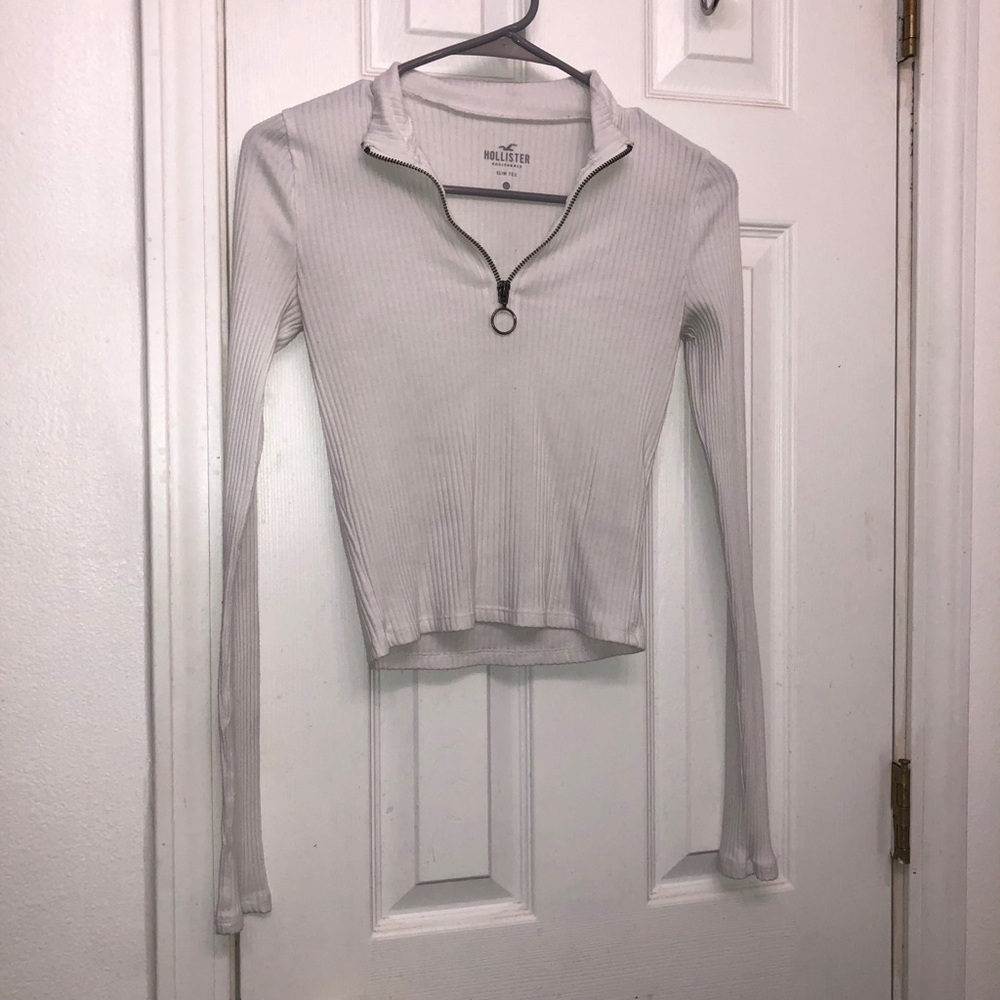 Hollister tee quarter zip